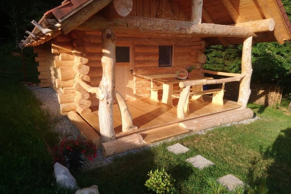 Hut At The Forest Male Brusnice Extérieur photo